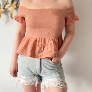 American Eagle pink linen material top